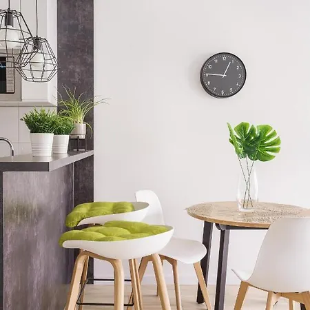 Rentplanet - Bulwar Staromiejski Апартаменты