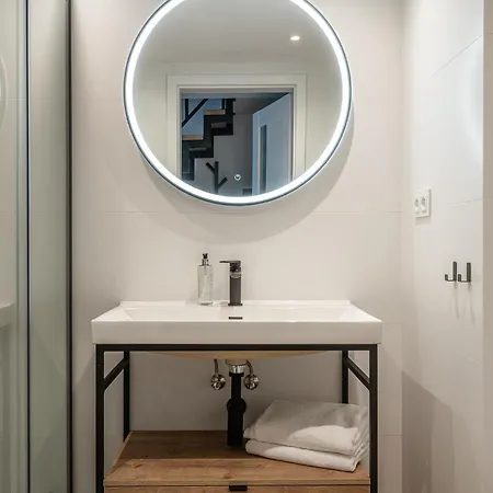 Rentplanet - Bulwar Staromiejski Apartmán