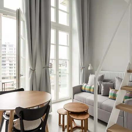 Rentplanet - Bulwar Staromiejski Апартаменты